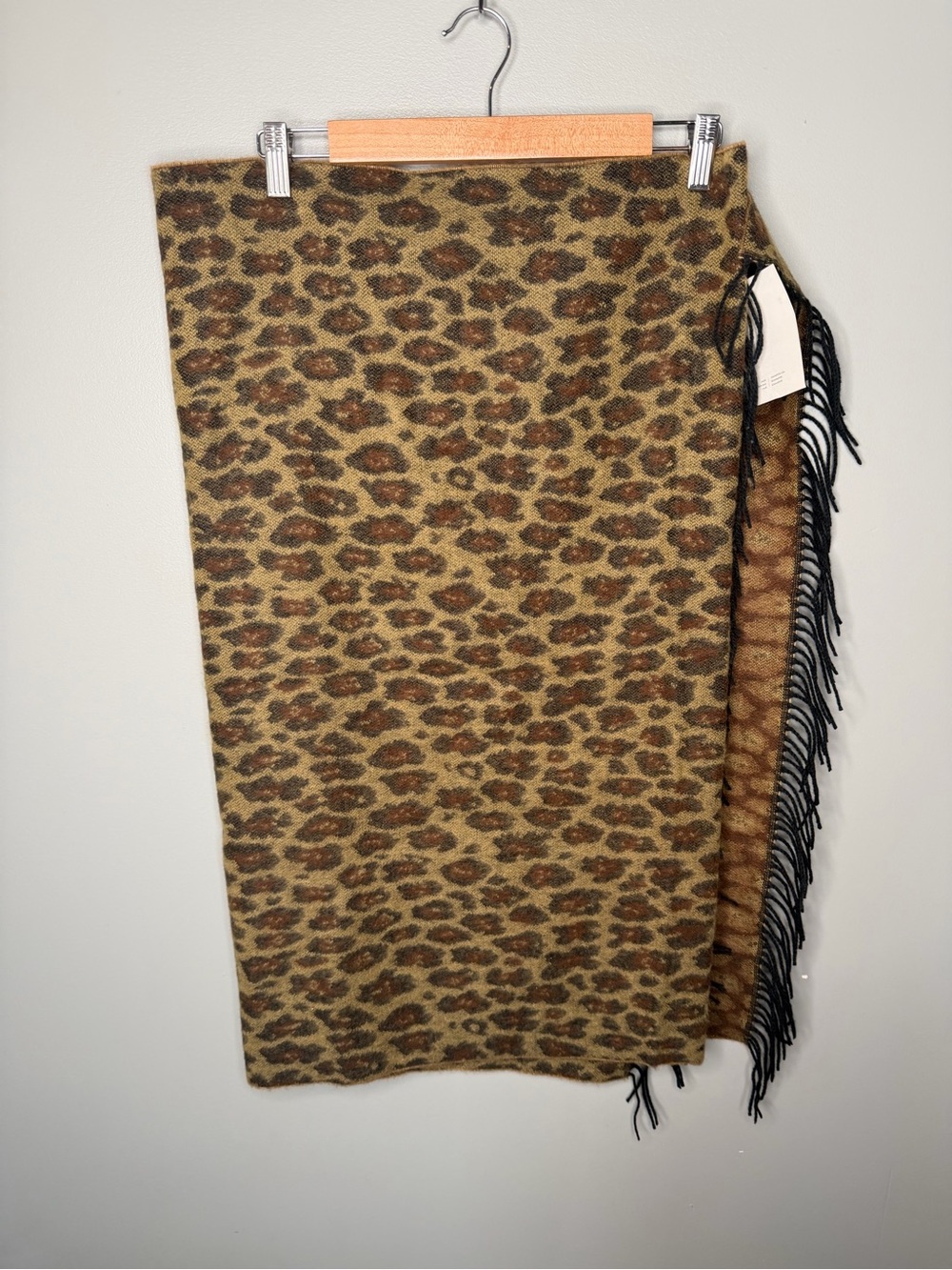NWT Oak + Fort Leopard Print Scarf - Picture 4 of 13